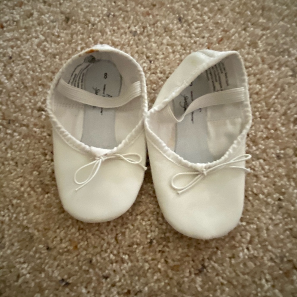 Ballet shoes 8 toddler never worn
